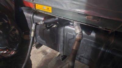 槟州国内贸易及生活成本局成功起获约1万7200令吉8000公升的走私柴油，并充公总值5万5200令吉的物品。